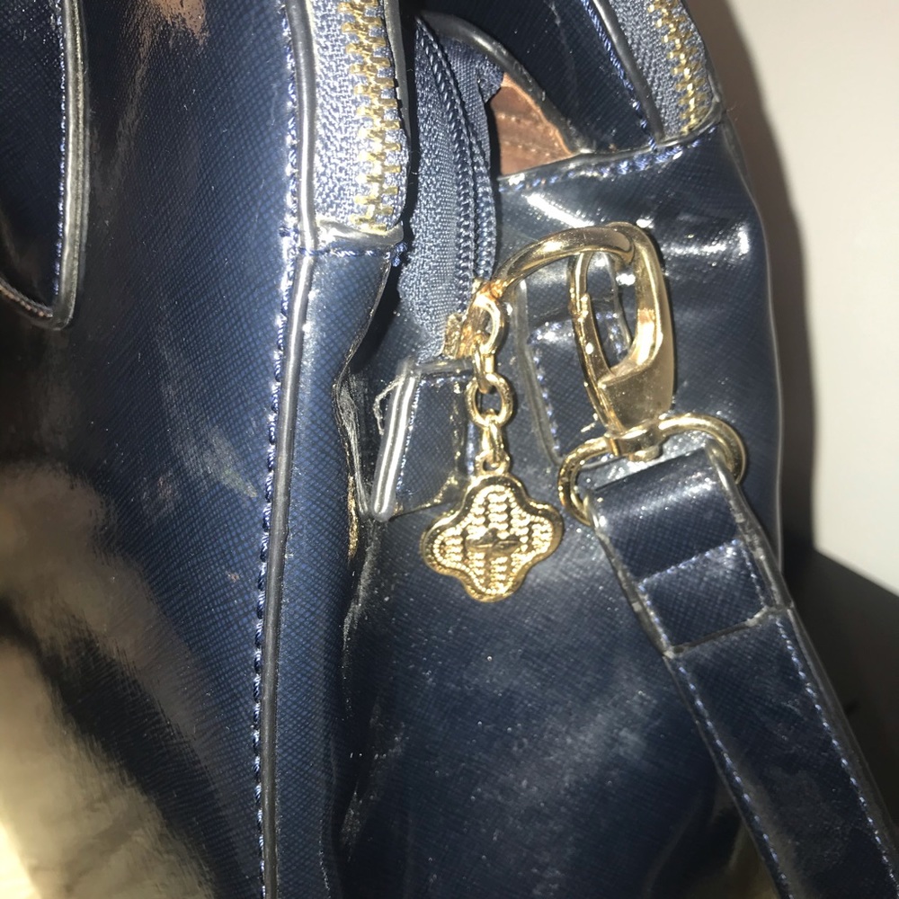 Like new Navy handbag 👜 - Picture 8 of 15